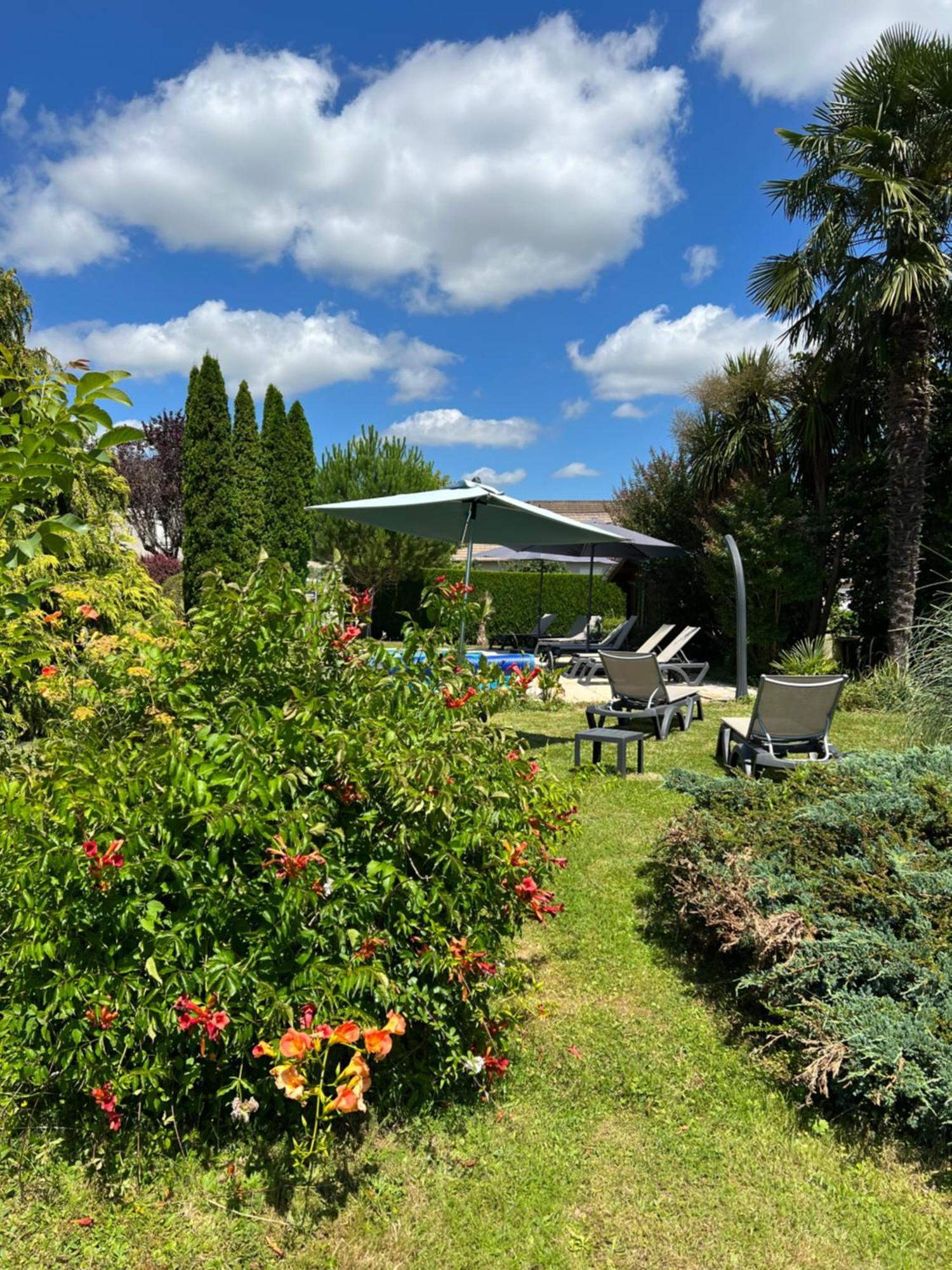 Logis Hotel-Restaurant Les Voyageurs La Coquille Zewnętrze zdjęcie