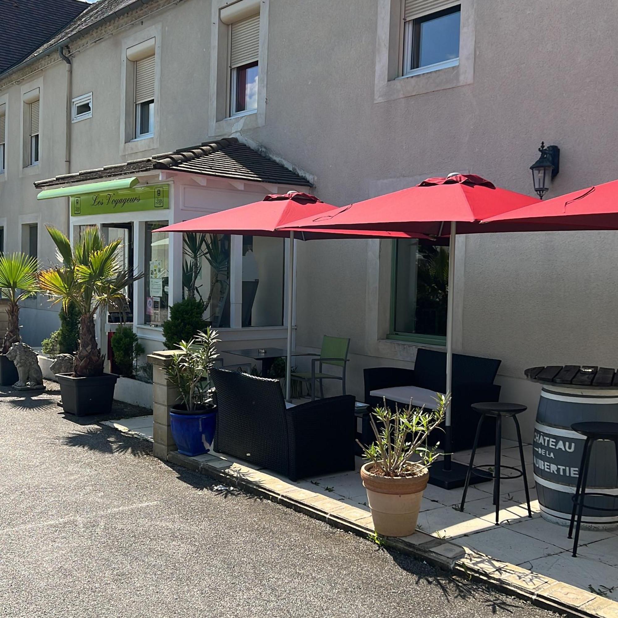 Logis Hotel-Restaurant Les Voyageurs La Coquille Zewnętrze zdjęcie
