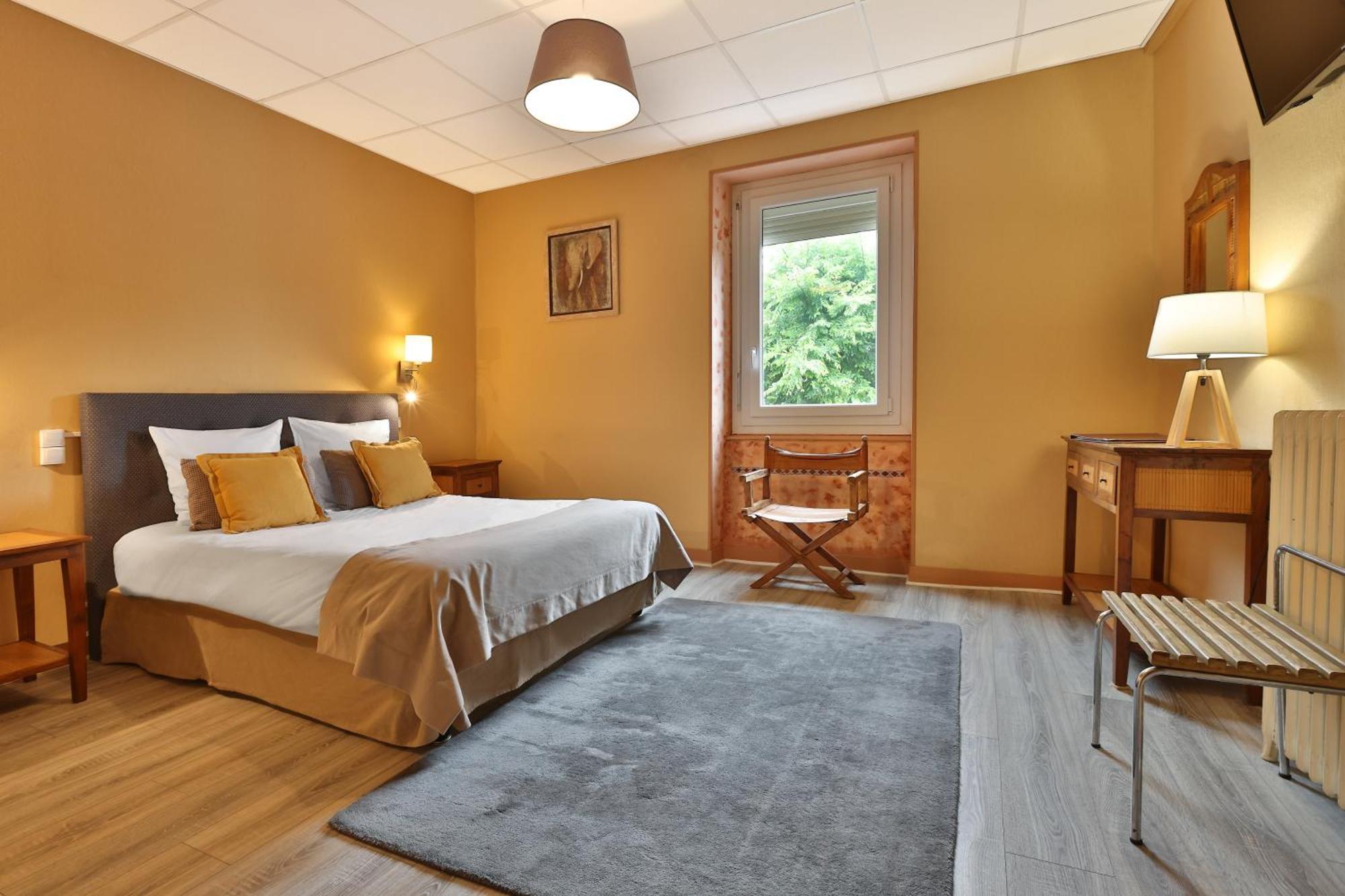 Logis Hotel-Restaurant Les Voyageurs La Coquille Zewnętrze zdjęcie